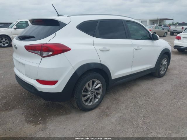 KM8J33A46GU125324 Hyundai TUCSON SE