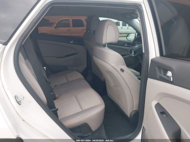 KM8J33A46GU125324 Hyundai TUCSON SE