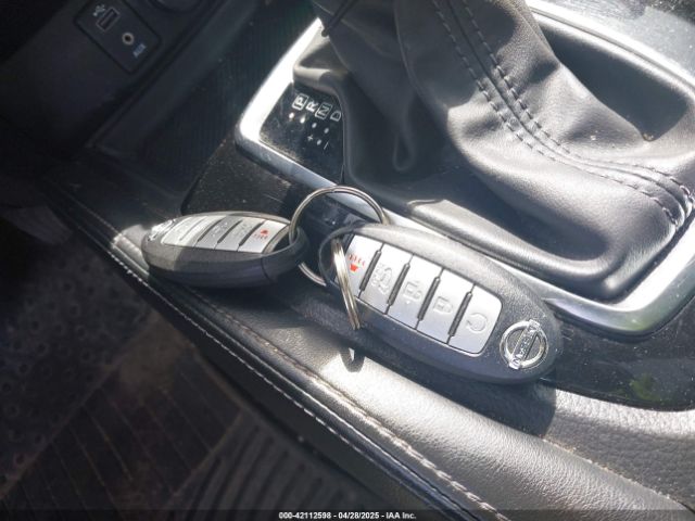 5N1AT2MT4HC775614 Nissan Rogue Sl
