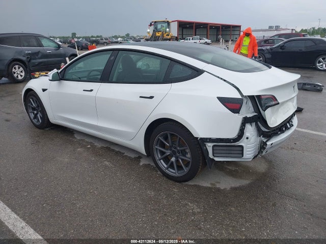2023 TESLA MODEL 3 5YJ3E1EA7PF702592 Photo 2