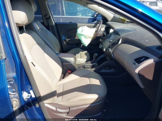 KM8JUCAG3FU967527 Hyundai TUCSON SE