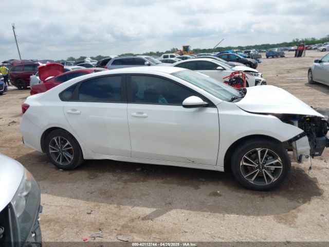 3KPF24AD7PE686469 KIA Forte Lxs