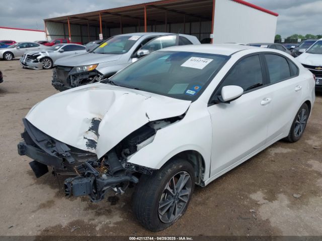 3KPF24AD7PE686469 KIA Forte Lxs