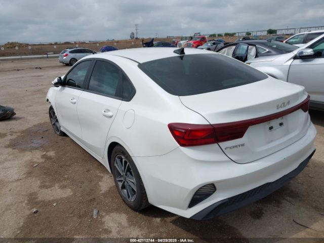 3KPF24AD7PE686469 KIA Forte Lxs