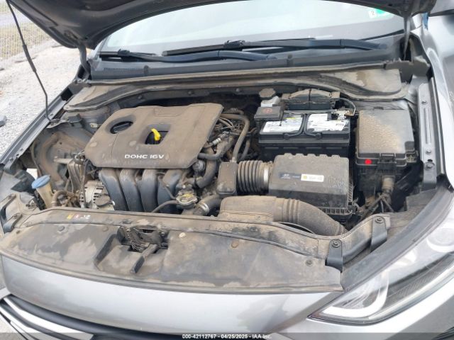 5NPD84LF6JH260215 Hyundai ELANTRA SEL