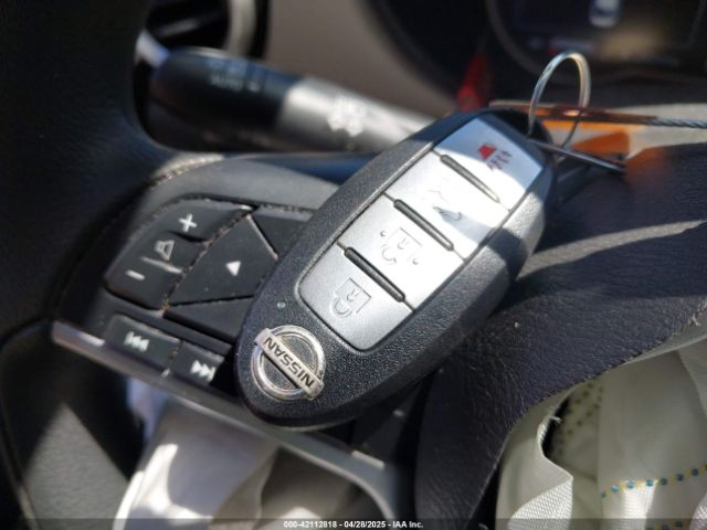 3N1CN8EV0LL833387 Nissan Versa Sv Xtronic Cvt