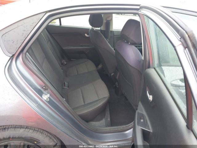 3KPA24AB1KE171033 KIA RIO S