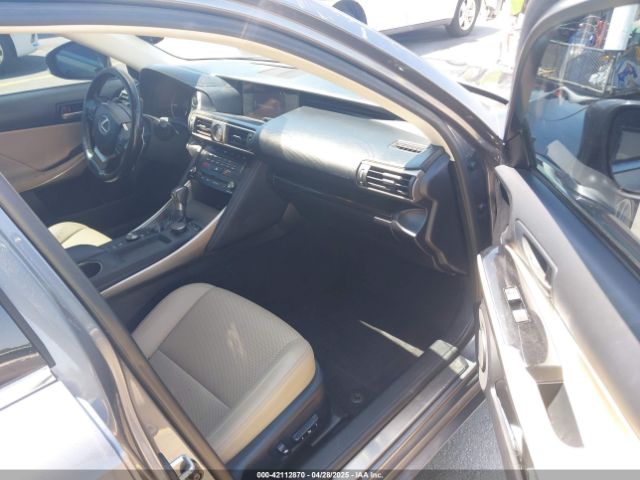 2017 LEXUS IS 200T JTHBA1D26H5052673 Photo 4