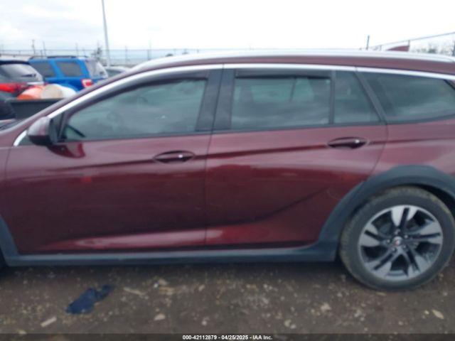 W04GV8SXXJ1122153 Buick Regal Tourx Essence