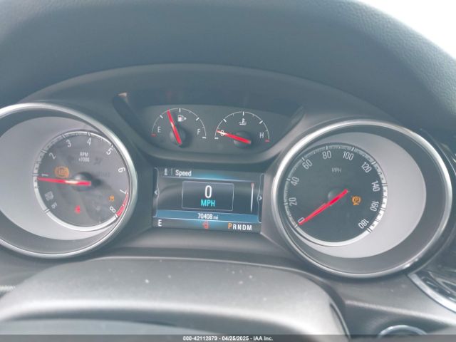 W04GV8SXXJ1122153 Buick Regal Tourx Essence