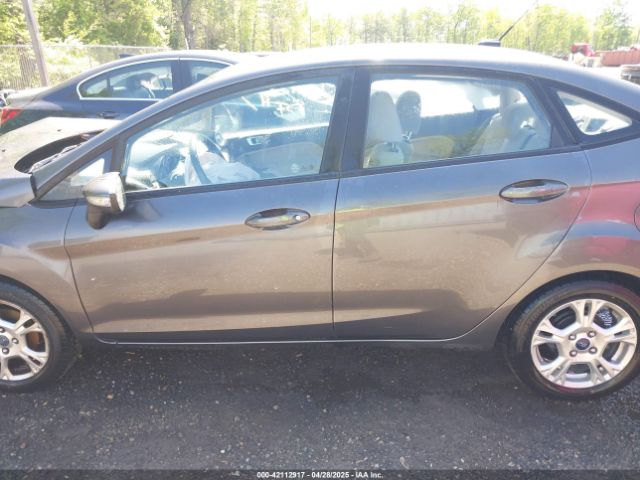 3FADP4BJ2FM151301 Ford FIESTA SE