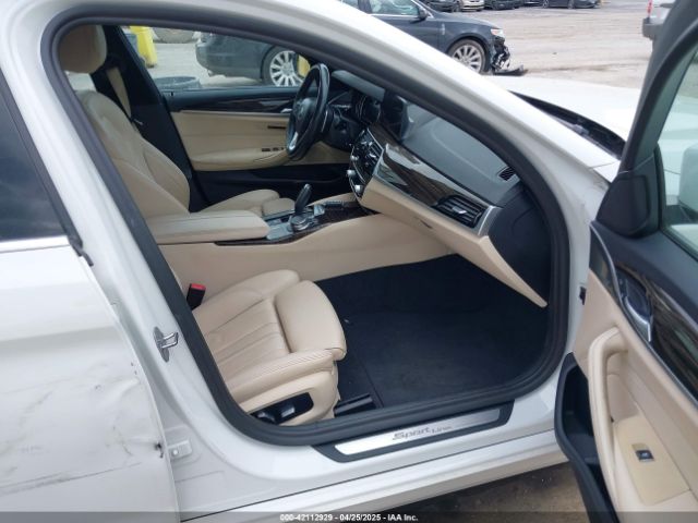 WBAJA7C54KWW17660 BMW 530i Xdrive