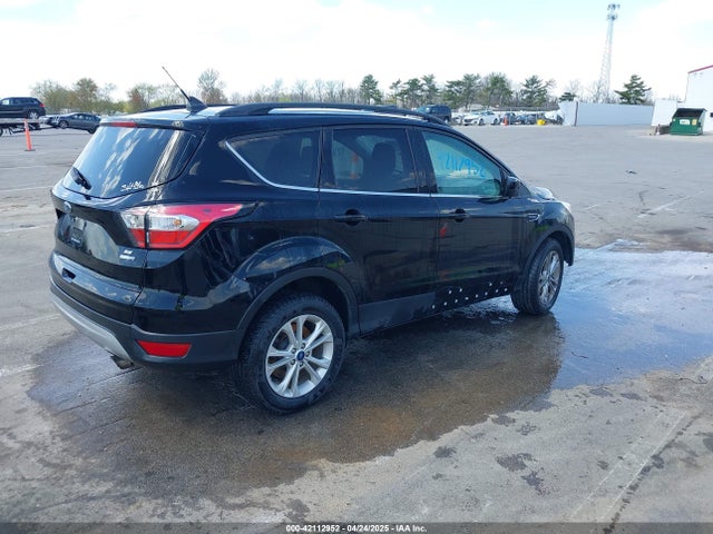 1FMCU9GD1JUD48846 Ford ESCAPE SE