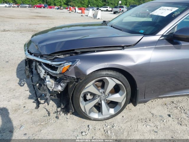 1HGCV2F92JA050248 Honda Accord Touring 2.0t