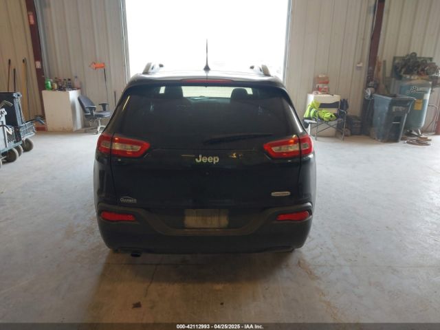 1C4PJLCB6GW356065 Jeep Cherokee Latitude