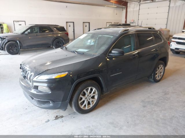 1C4PJLCB6GW356065 Jeep Cherokee Latitude