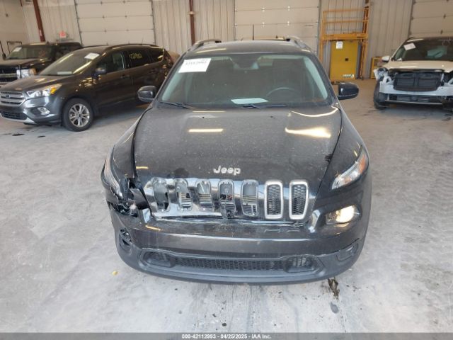 1C4PJLCB6GW356065 Jeep Cherokee Latitude