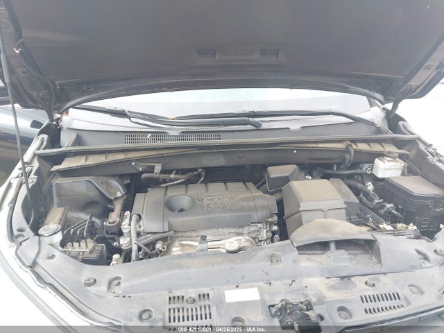 5TDZARFH4KS055265 Toyota Highlander Le