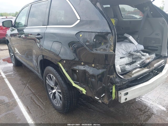 5TDZARFH4KS055265 Toyota Highlander Le