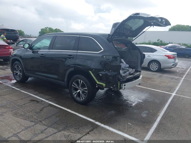 5TDZARFH4KS055265 Toyota Highlander Le
