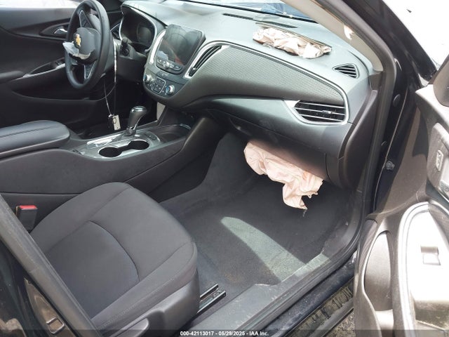 1G1ZD5STXKF162260 Chevrolet MALIBU LT