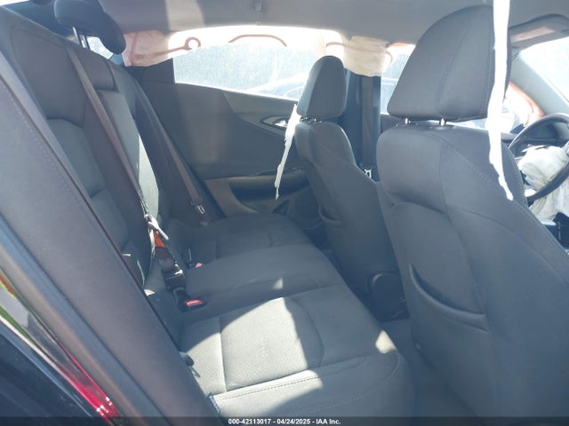 1G1ZD5STXKF162260 Chevrolet MALIBU LT