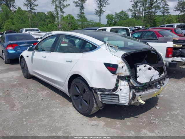 5YJ3E1EA4LF598069 Tesla 2020