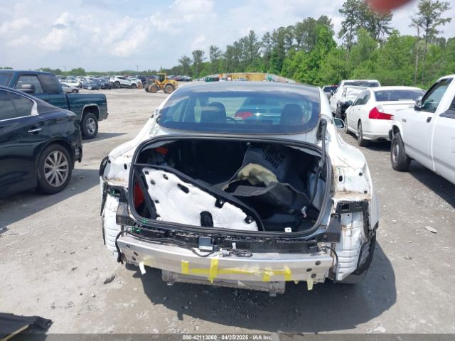 5YJ3E1EA4LF598069 Tesla 2020