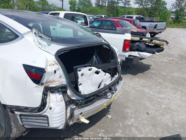 5YJ3E1EA4LF598069 Tesla 2020