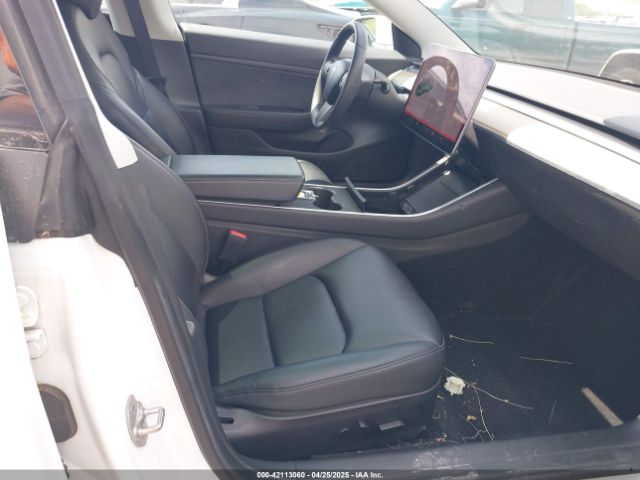 5YJ3E1EA4LF598069 Tesla 2020