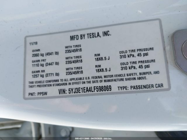 5YJ3E1EA4LF598069 Tesla 2020