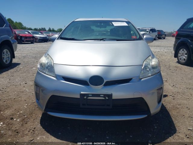 JTDKN3DU8F2000933 Toyota Prius Two