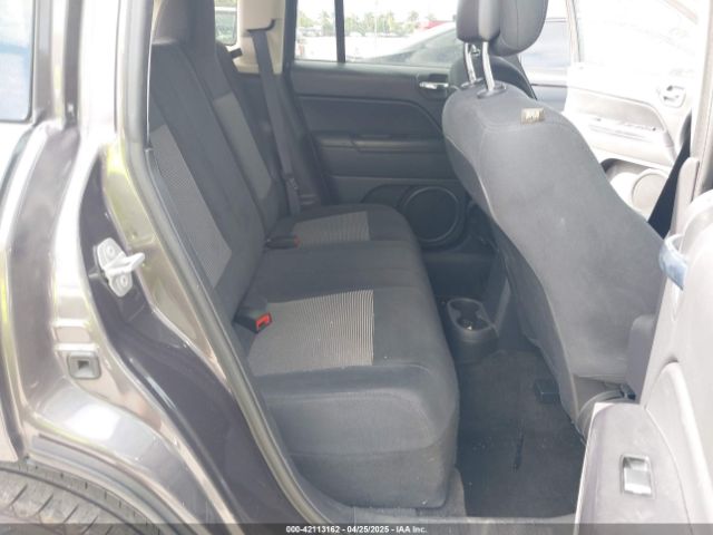 1C4NJCBA8FD156038 Jeep Compass Sport