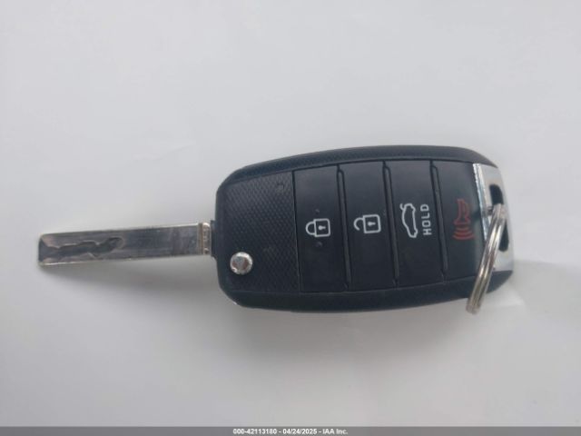 5XXGT4L32KG281528 KIA Optima Lx