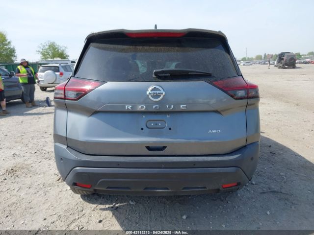 5N1AT3AB5MC850123 Nissan Rogue S Intelligent Awd