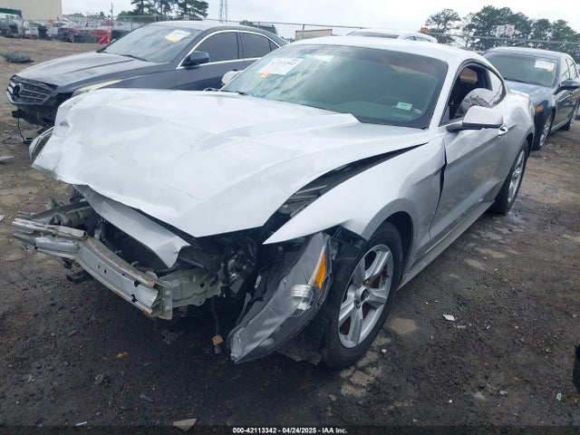 1FA6P8AM4G5208164 Ford Mustang V6