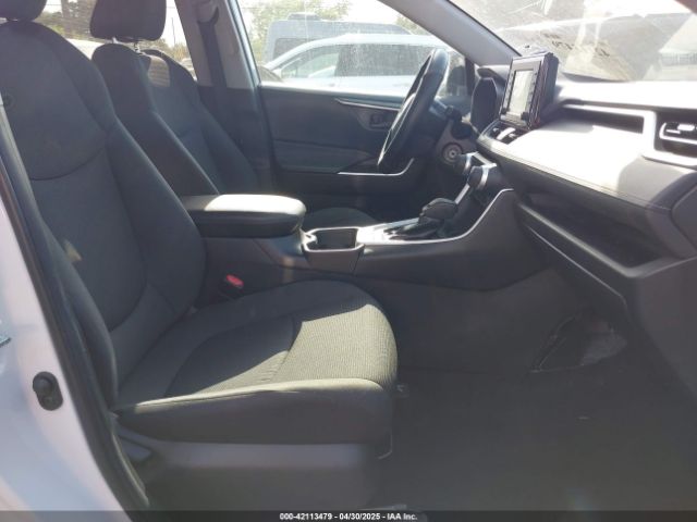 2T3H1RFVXKW055268 Toyota RAV4 LE