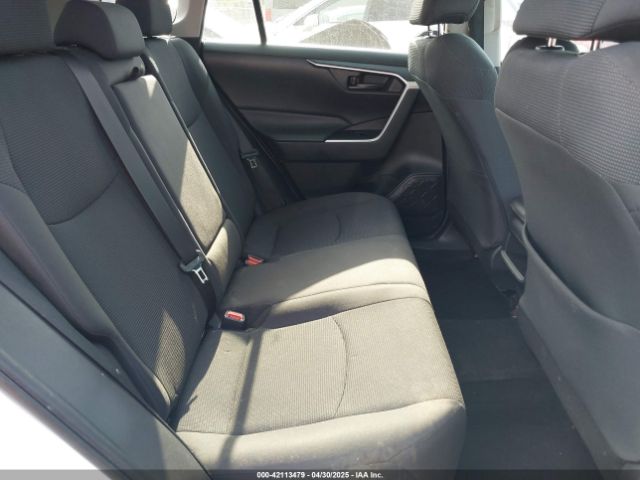 2T3H1RFVXKW055268 Toyota RAV4 LE