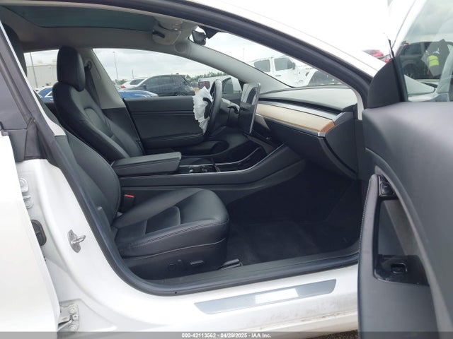 5YJ3E1EA4JF035990 Tesla MODEL 3