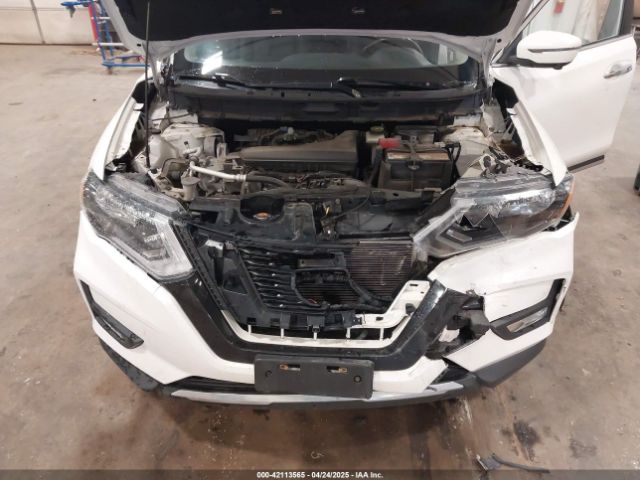 JN8AT2MV5HW009156 Nissan Rogue Sl