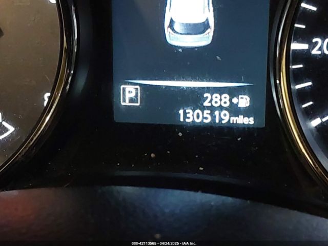JN8AT2MV5HW009156 Nissan Rogue Sl