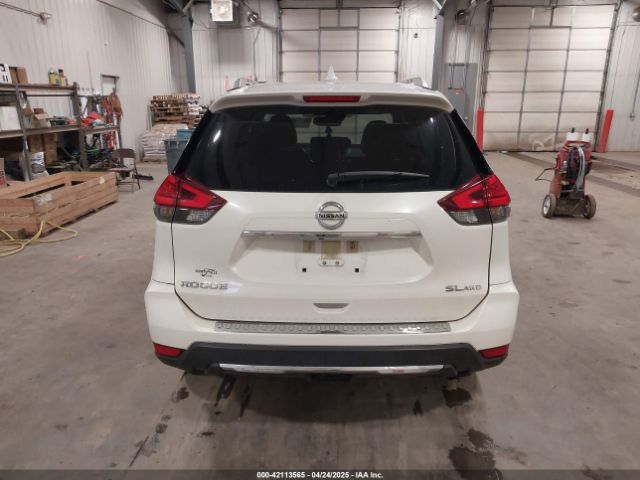 JN8AT2MV5HW009156 Nissan Rogue Sl