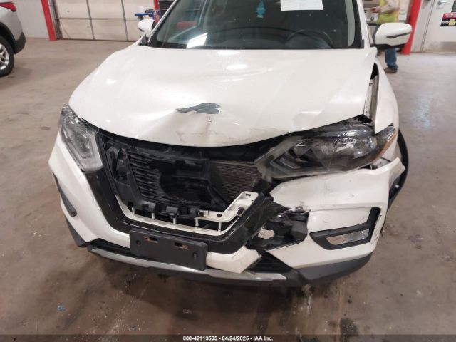 JN8AT2MV5HW009156 Nissan Rogue Sl
