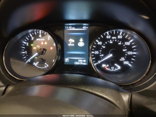 JN8AT2MV5HW009156 Nissan Rogue Sl
