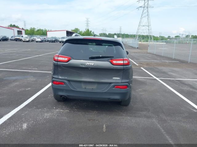 1C4PJLCB5FW689811 Jeep Cherokee Latitude