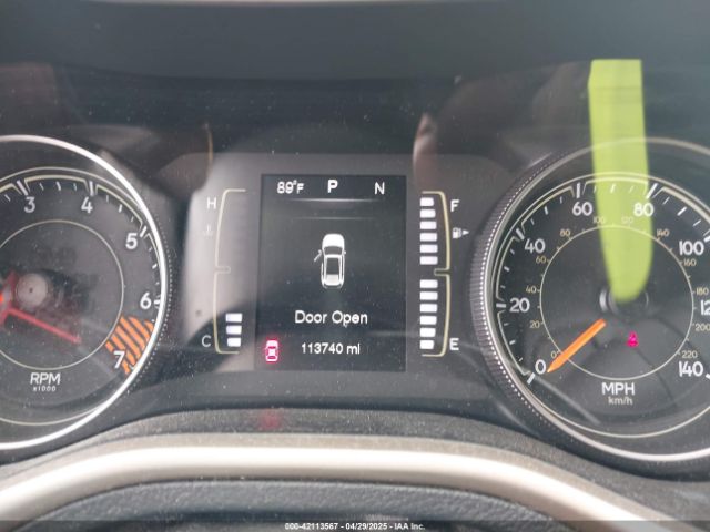 1C4PJLCB5FW689811 Jeep Cherokee Latitude