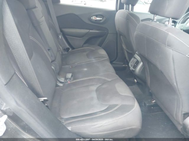 1C4PJLCB5FW689811 Jeep Cherokee Latitude
