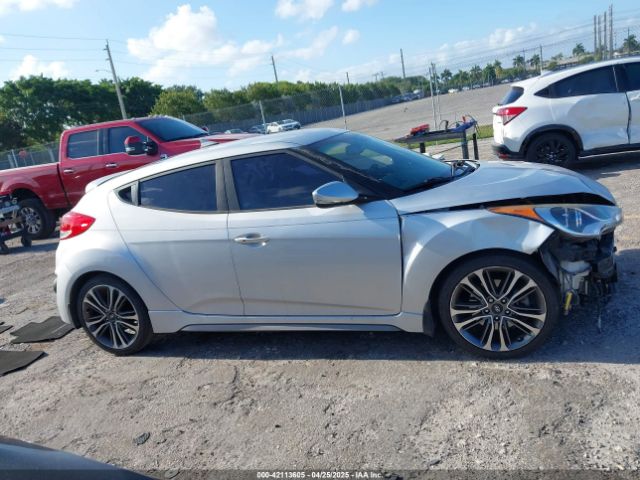 KMHTC6AE4GU303847 Hyundai Veloster Turbo