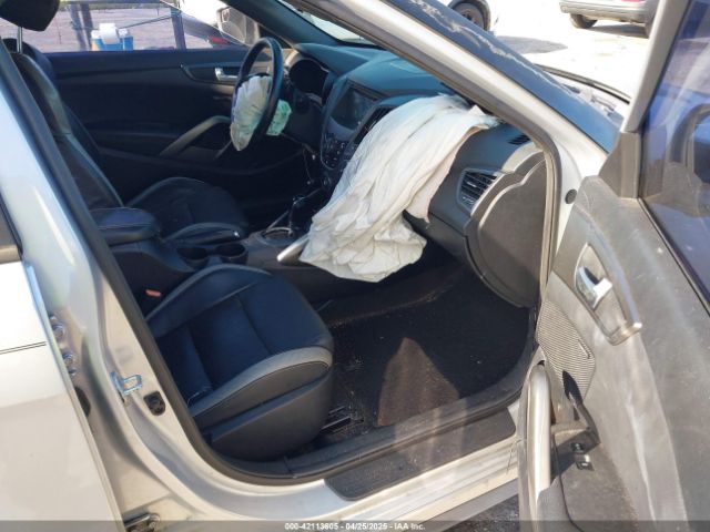 KMHTC6AE4GU303847 Hyundai Veloster Turbo