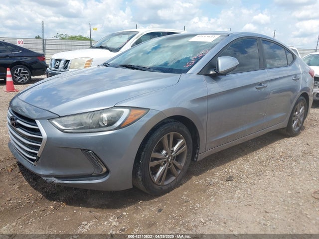 5NPD84LF3HH063643 Hyundai ELANTRA SE